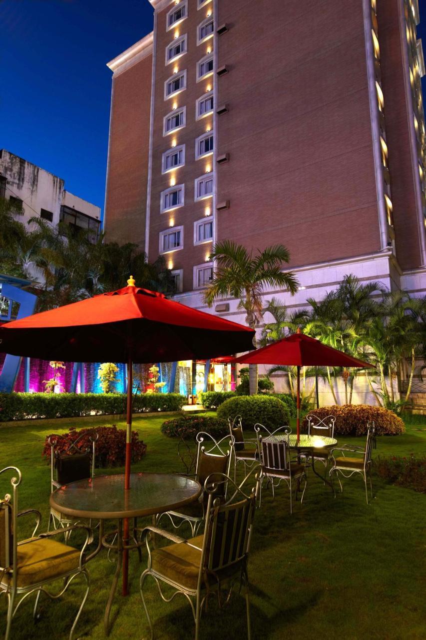 Hualien Charming City Hotel Bagian luar foto